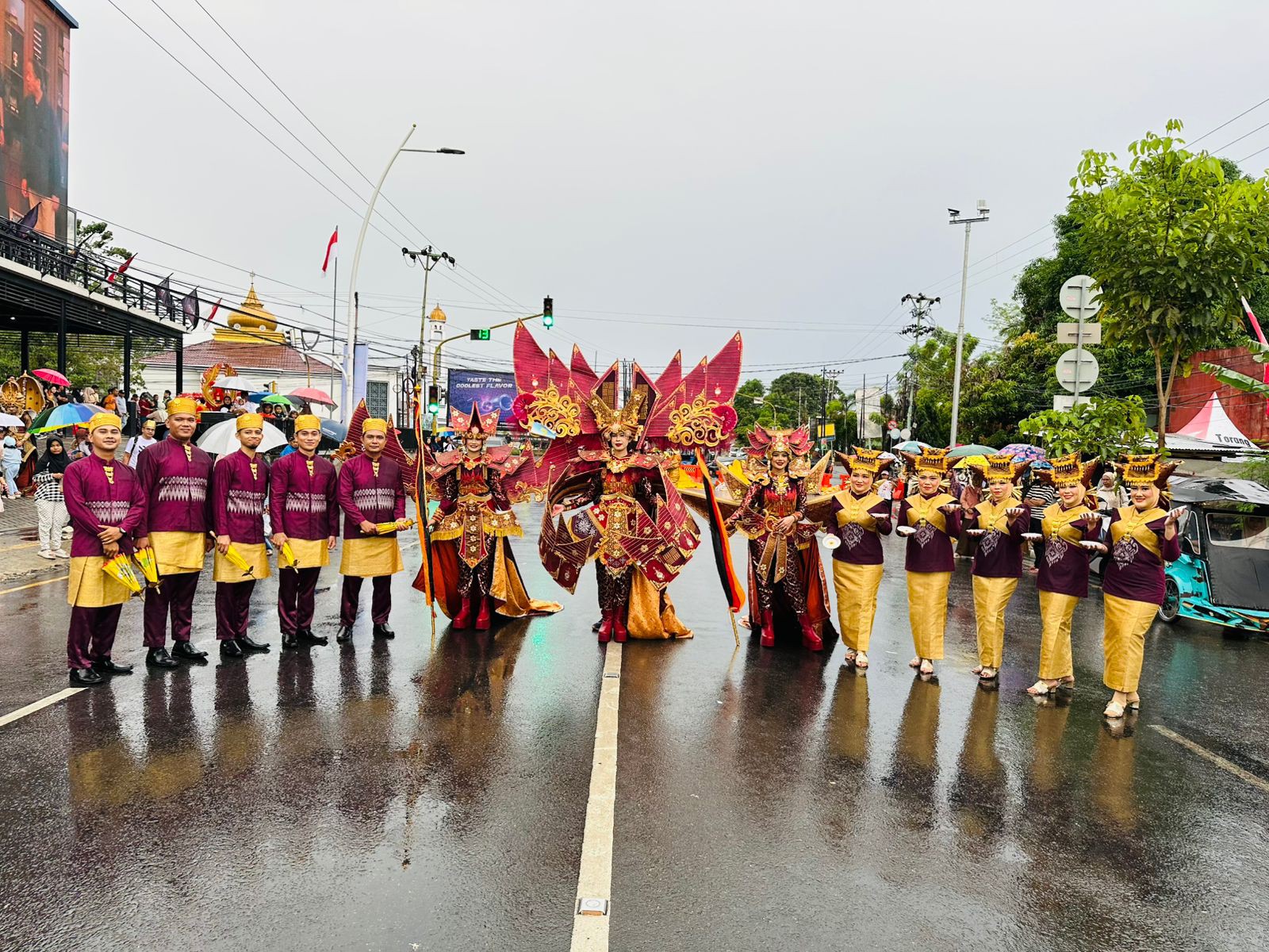 Badan Keuangan Provinsi Gorontalo Raih Juara Favorit 1 pada Gorontalo Karnaval Karawo 2025